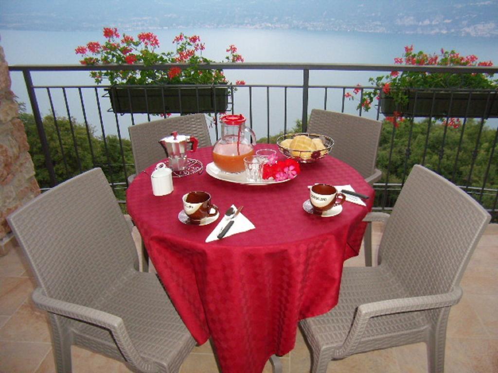 Aparthotel La Casa Di Pericle Brenzone sul Garda Pokój zdjęcie